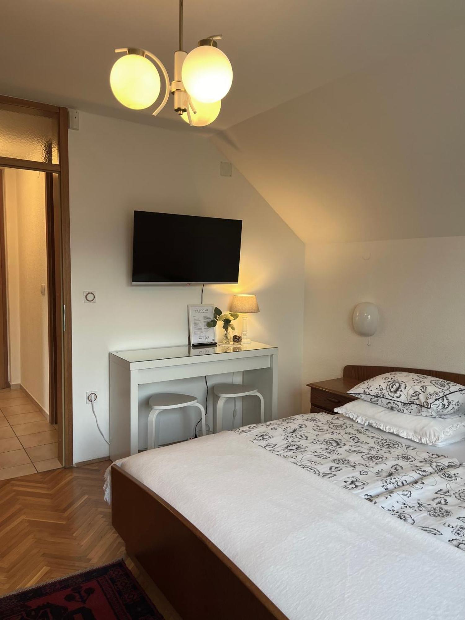 Lakeview Guesthouse & Chalet Блед Екстериор снимка